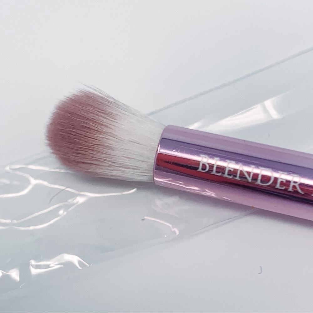 ❌ SOLD ❌ BNIB F.A.R.A.H. Blender Brush